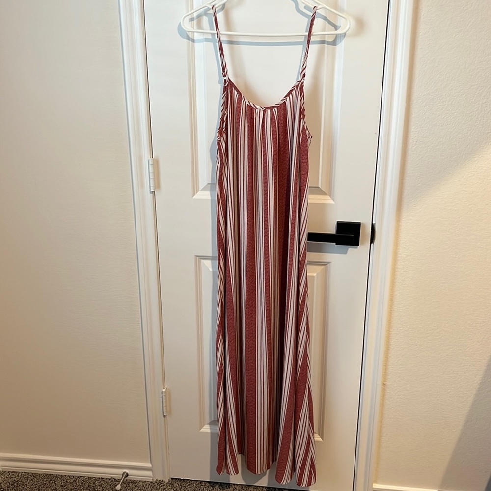 Red/White Flowy Dress - M